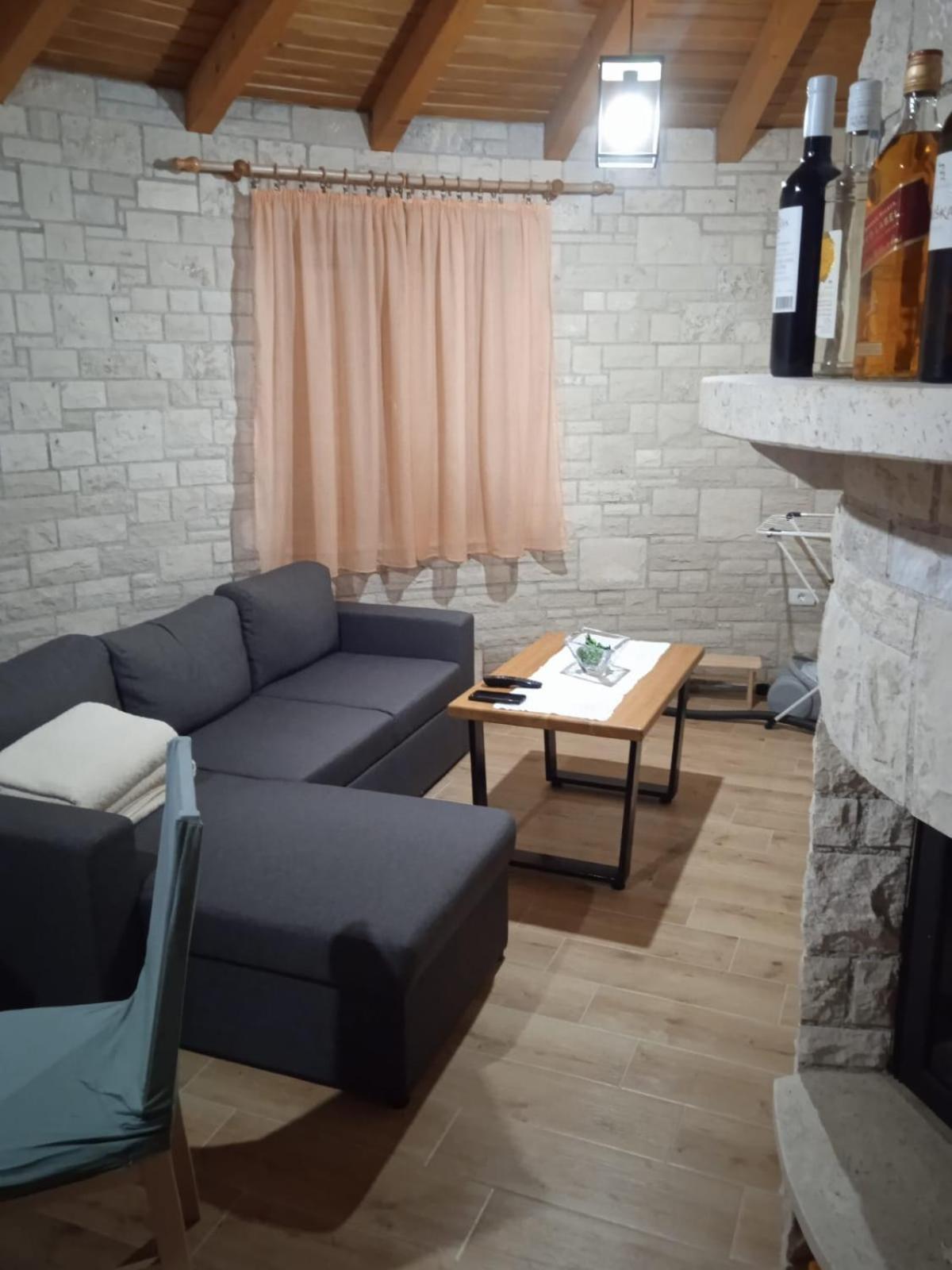 Apartmani Belavic - Kazuni Peruški Eksteriør billede
